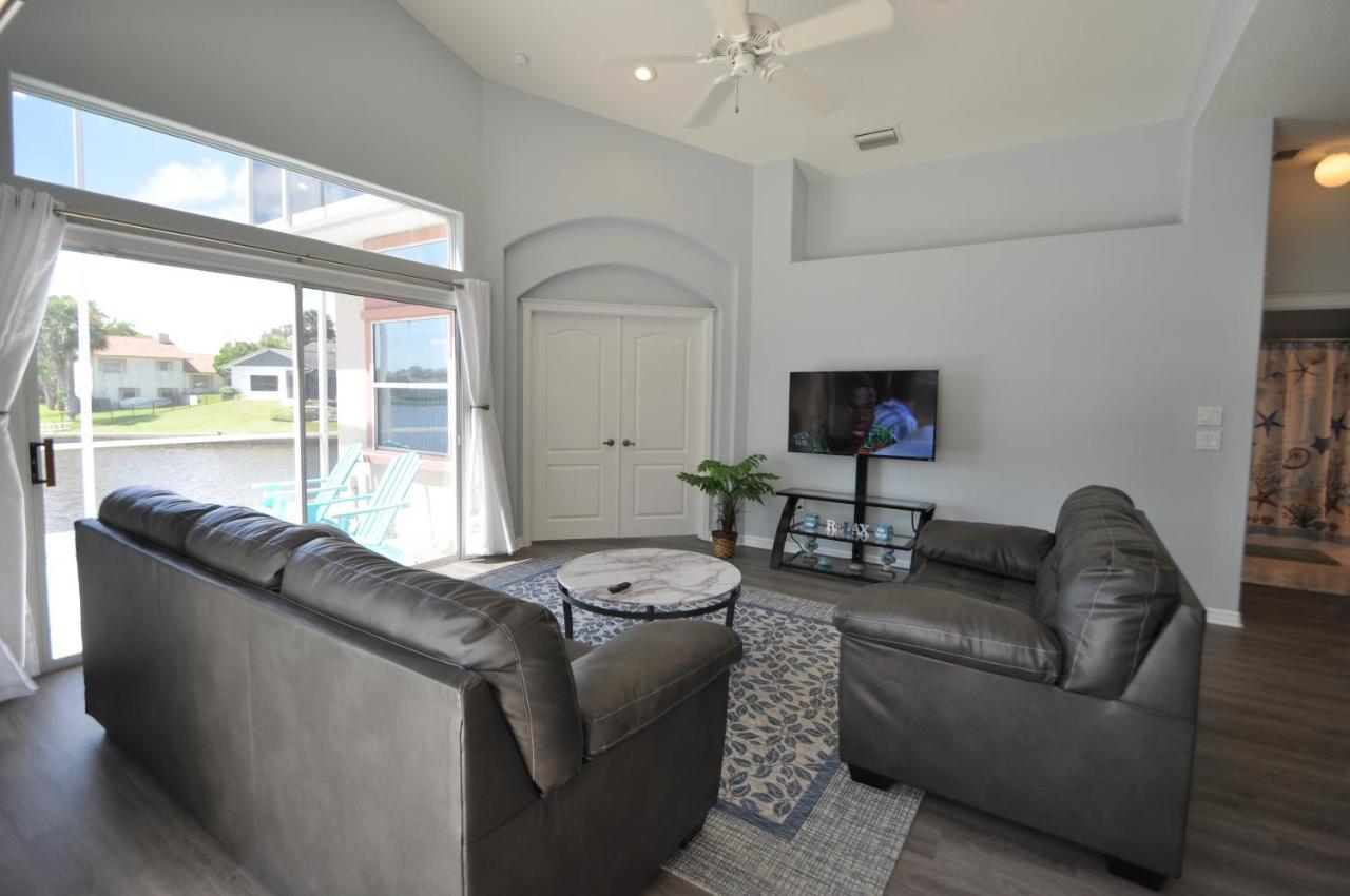 Sunset Bay Beautiful Pool Home - Bring Your Boat Or Jet Ski - Canal With Dock- Sleeps 10 - 4 Bd Palm Coast Exterior foto